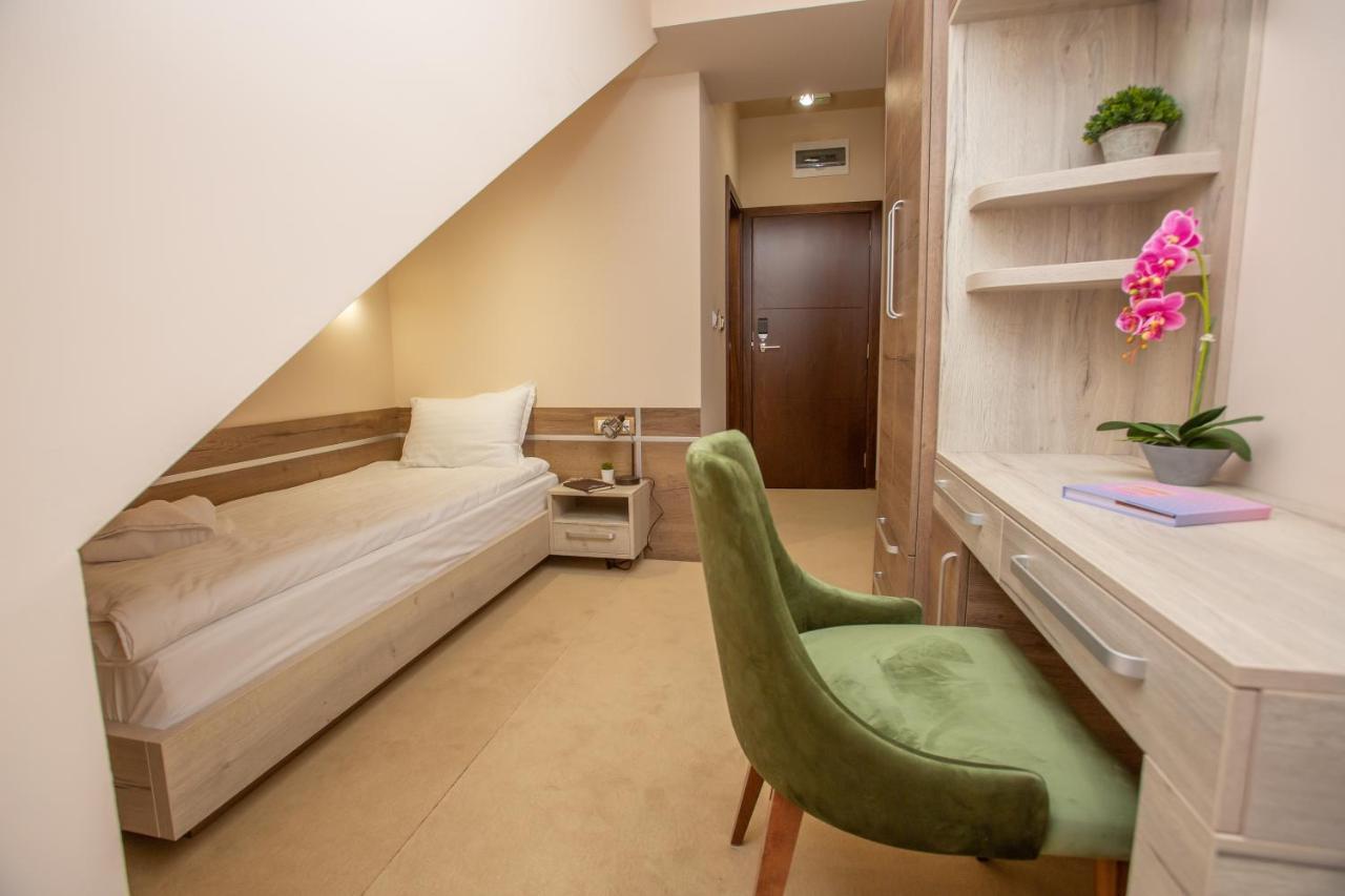 Harizma 013 Aparthotel Kovin Екстериор снимка